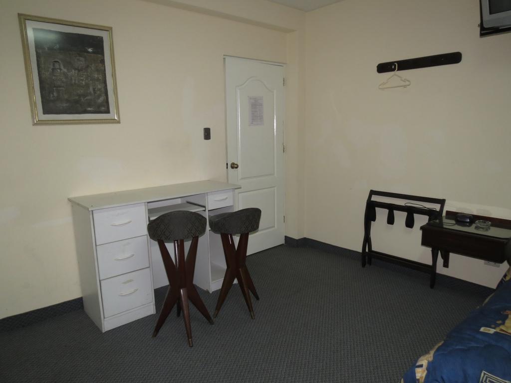 Hotel Plaza Mayor Lima Ruang foto