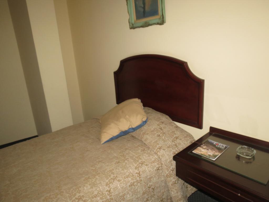 Hotel Plaza Mayor Lima Ruang foto